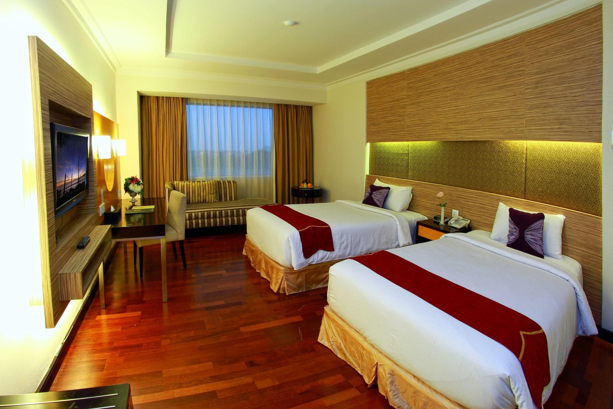 Premier Basko Hotel Padang  Extérieur photo