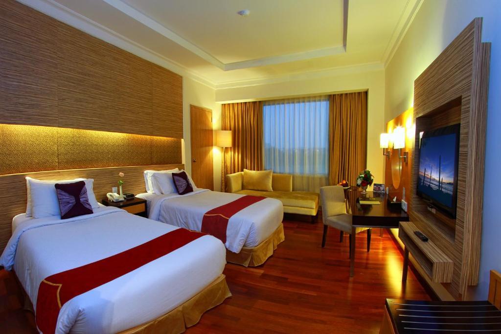 Premier Basko Hotel Padang  Extérieur photo