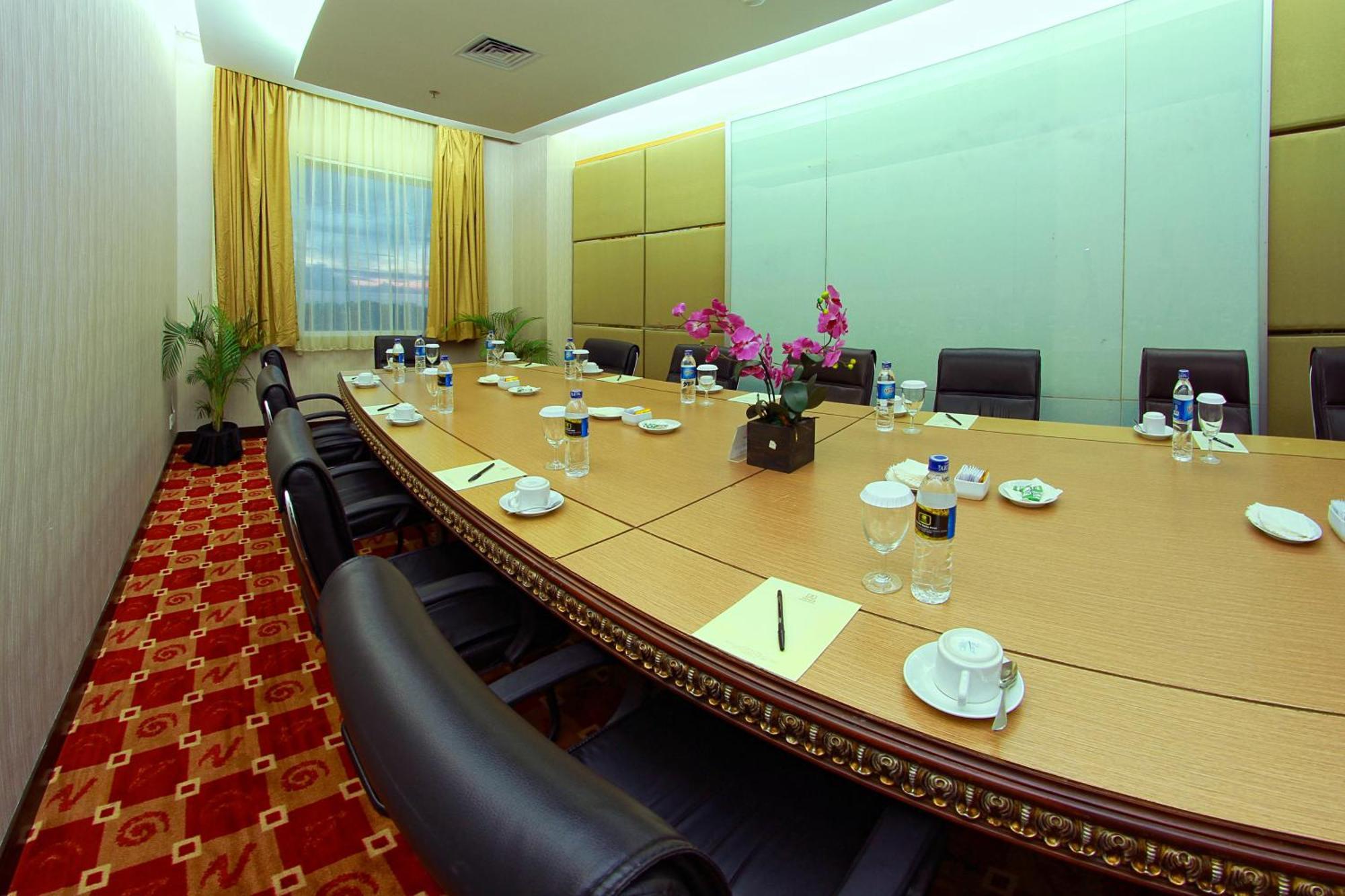 Premier Basko Hotel Padang  Extérieur photo