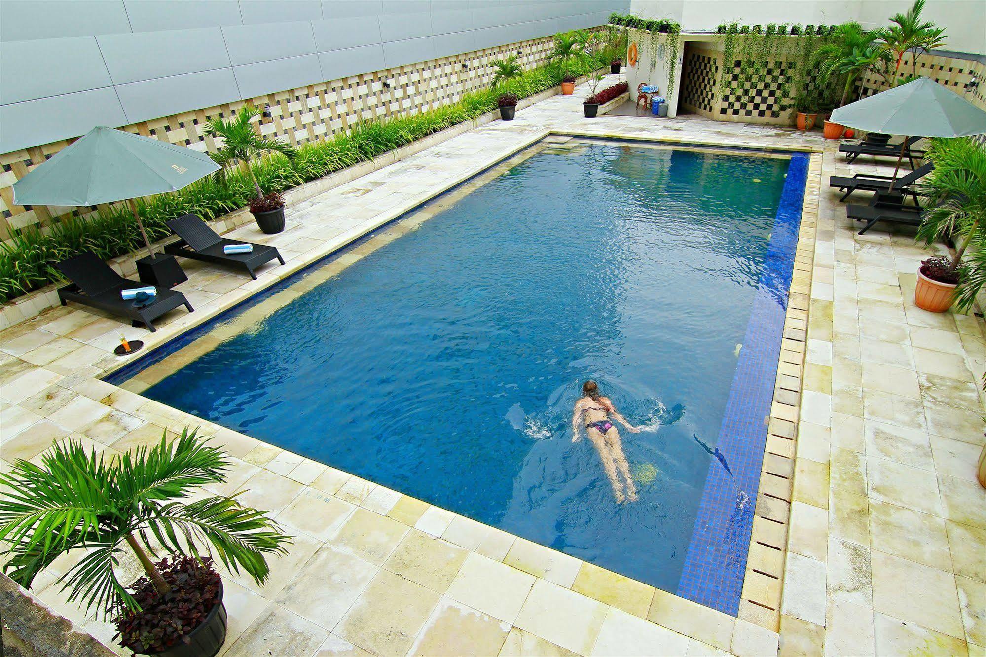 Premier Basko Hotel Padang  Extérieur photo