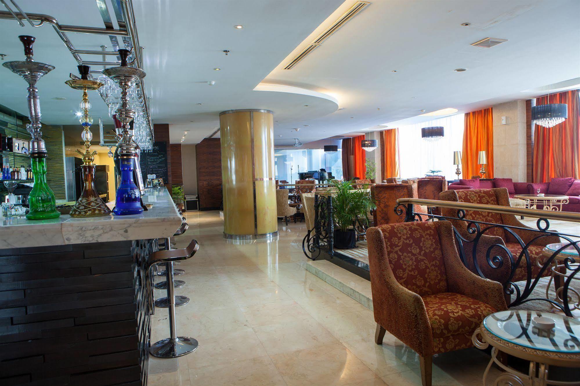 Premier Basko Hotel Padang  Extérieur photo